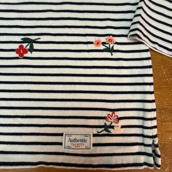 Talbots Navy and White Embroidered Floral Striped Top 1X - Picture 5 of 5